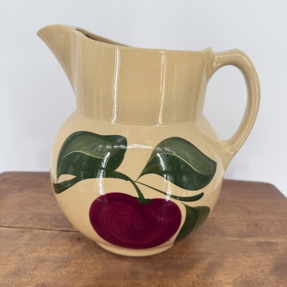 VTG Watt Pottery Apple Pitcher #17 Large 64oz Ice Lip Oven Ware USA - No Crazing